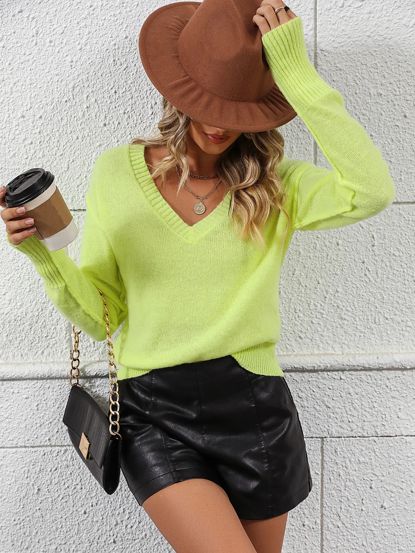 2025, Winter Sexy Solide Off Schulter Gestrickte Pullover Für Frauen V-ausschnitt Langarm Pullover Damen Herbst Trendy Schlank Warme Jumper