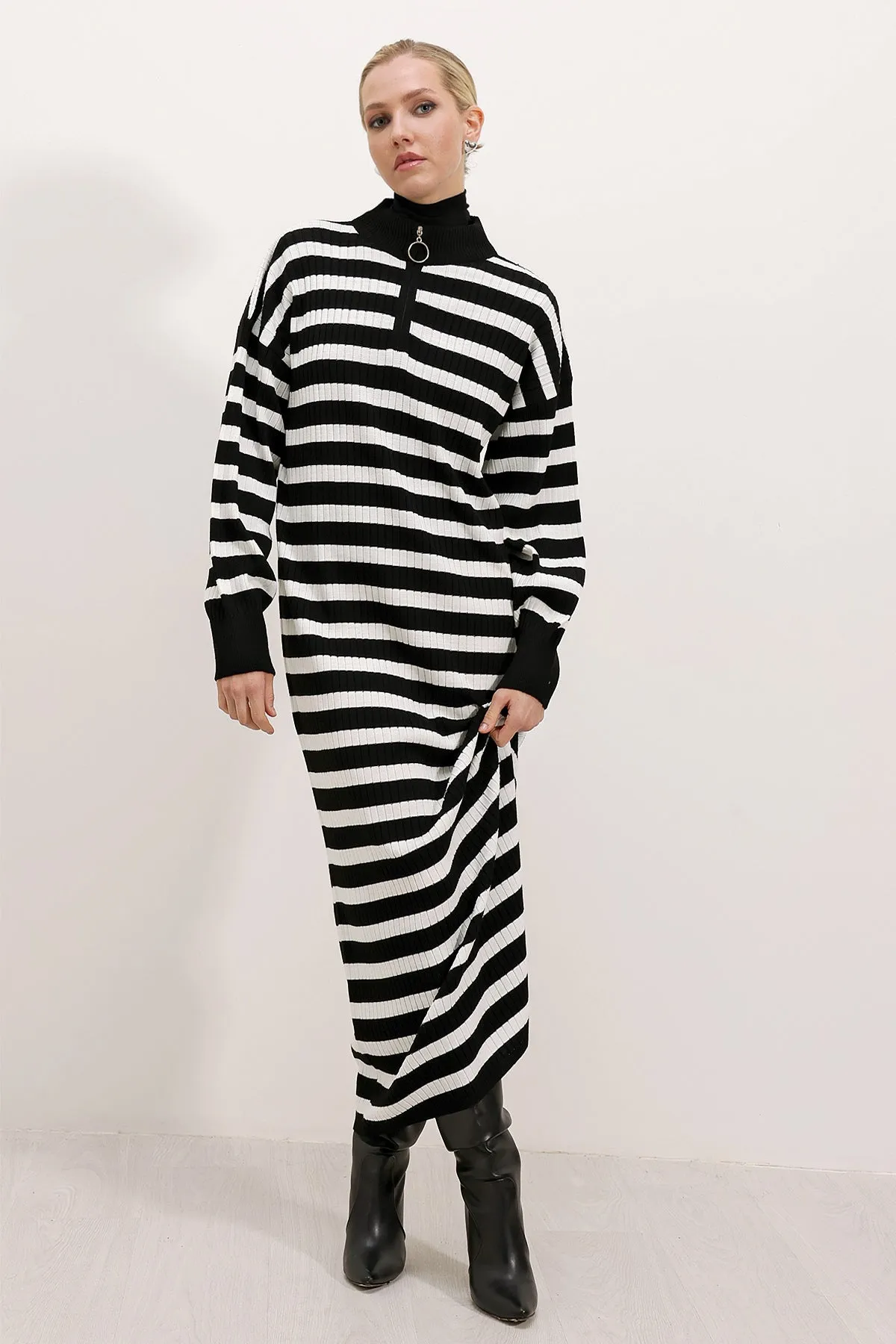BGD Women Knit Dress - Dark Black - Avondale