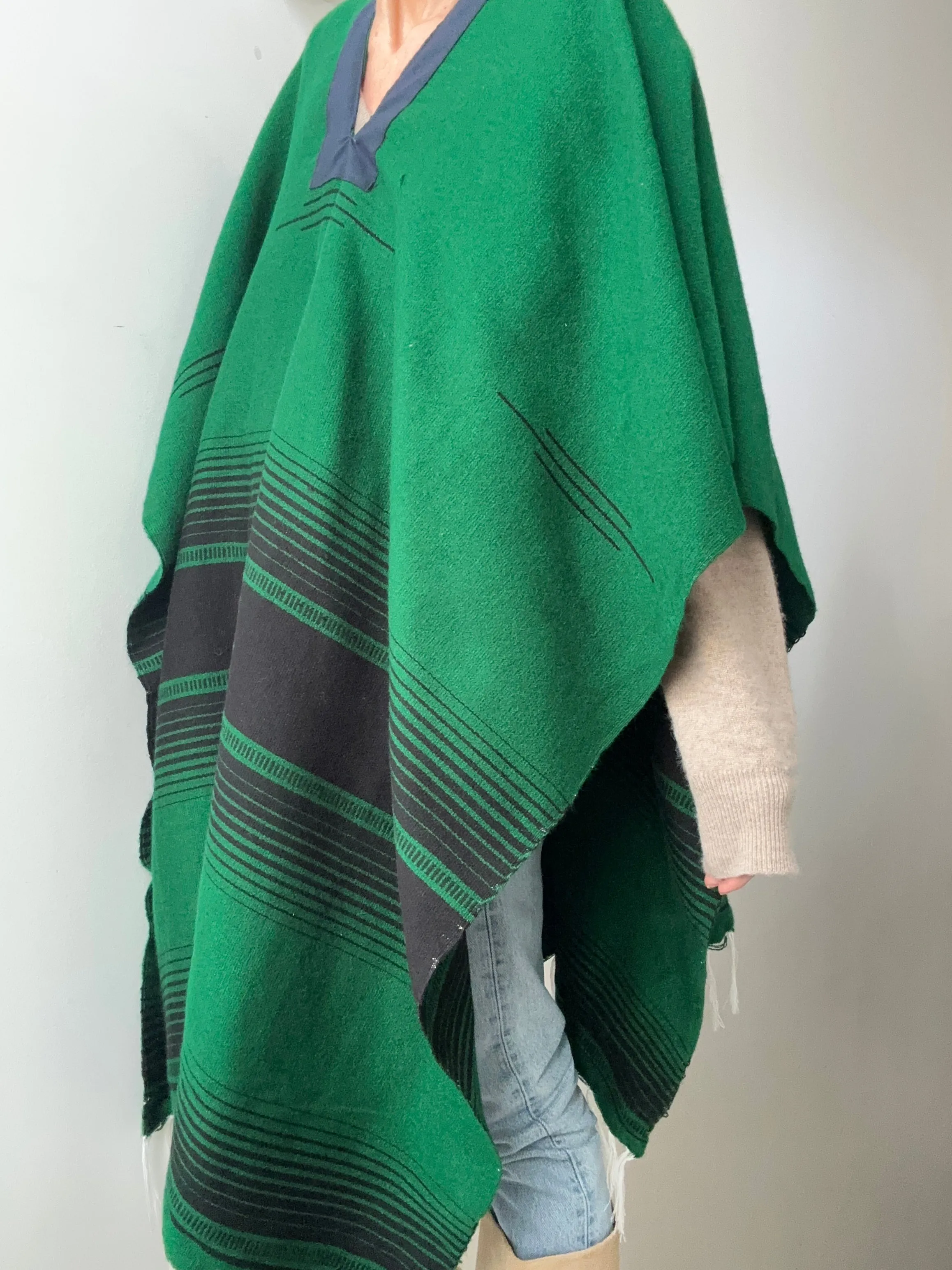 En Telar Woven Poncho Green