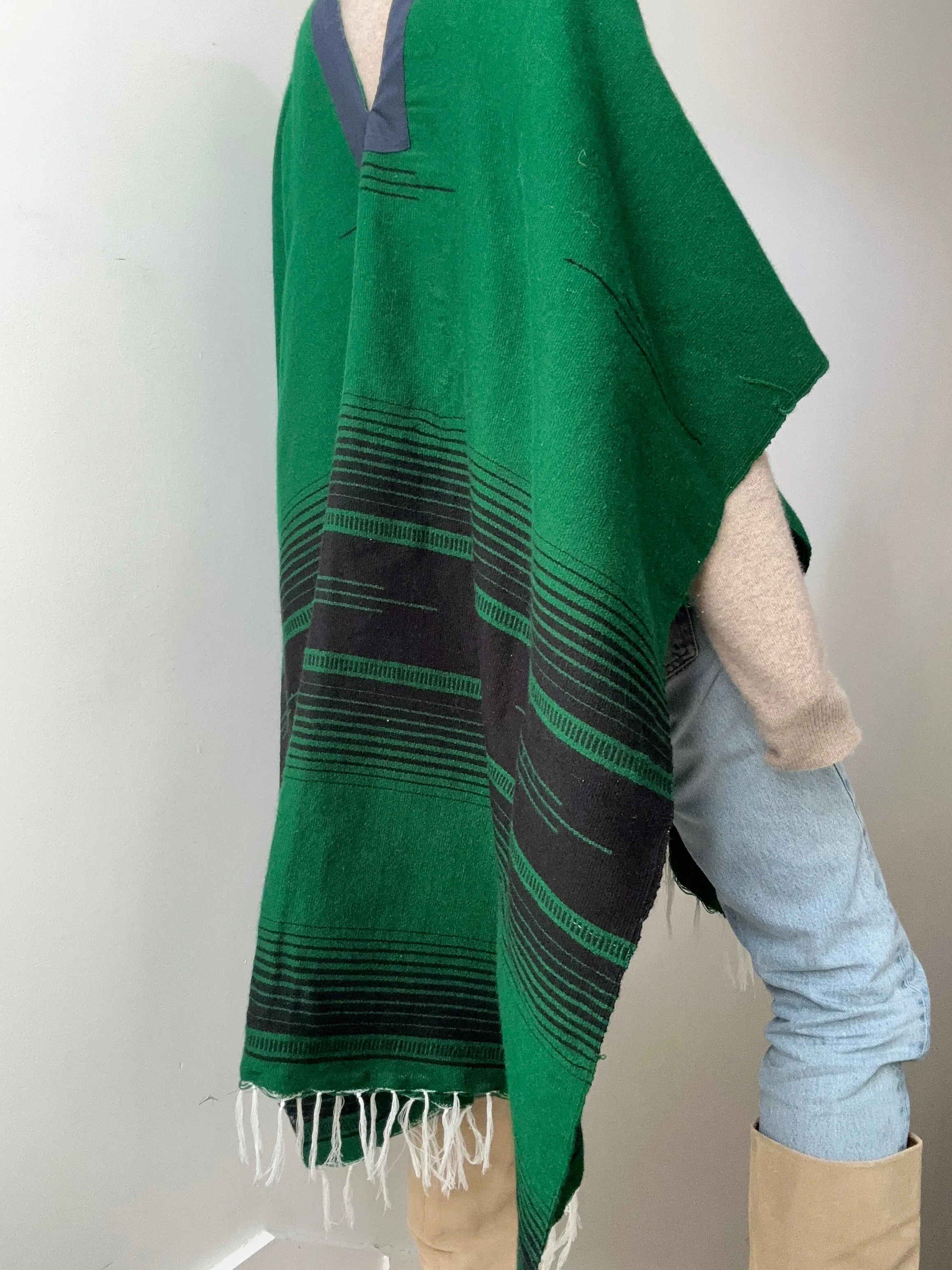 En Telar Woven Poncho Green