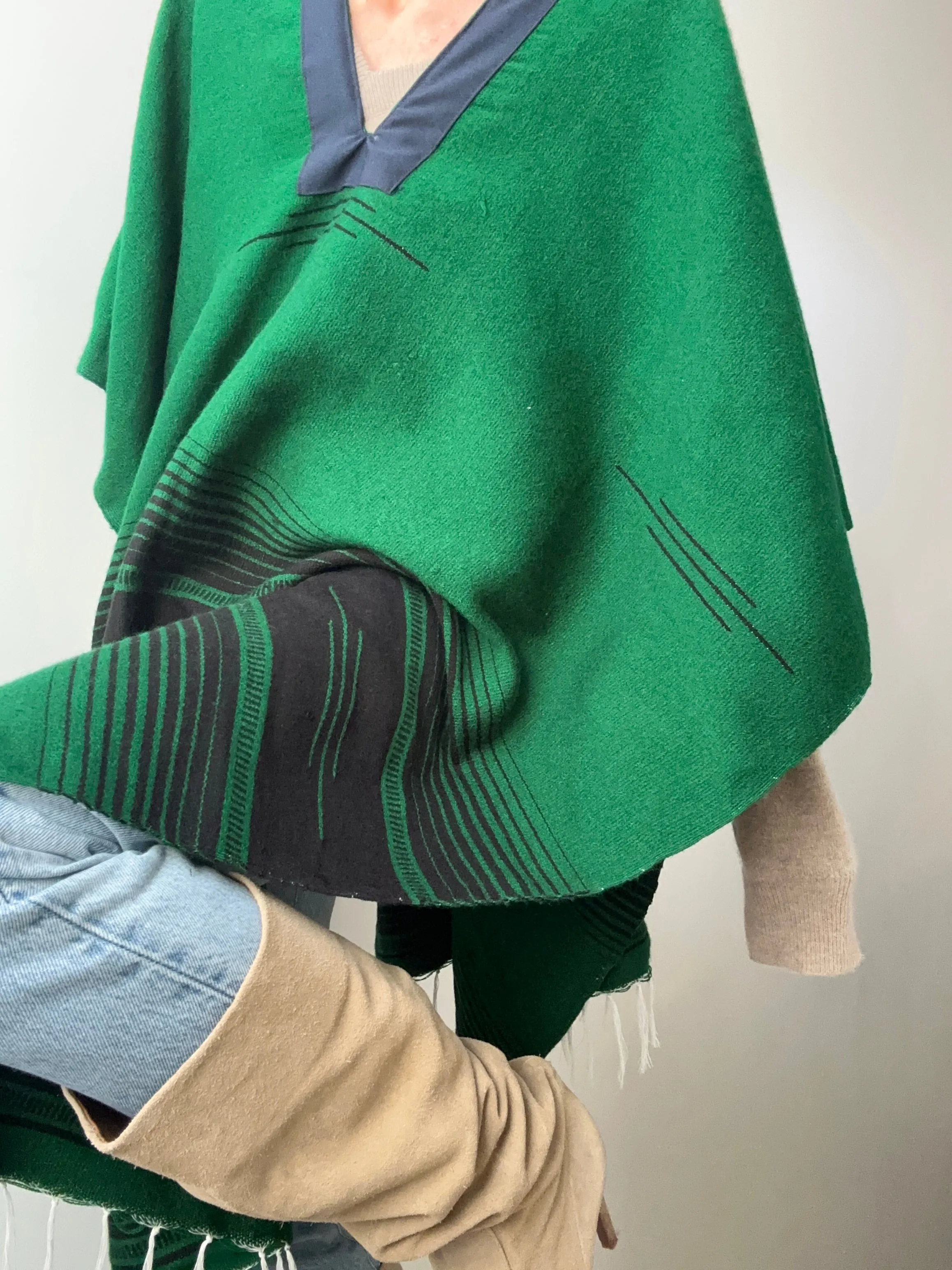 En Telar Woven Poncho Green