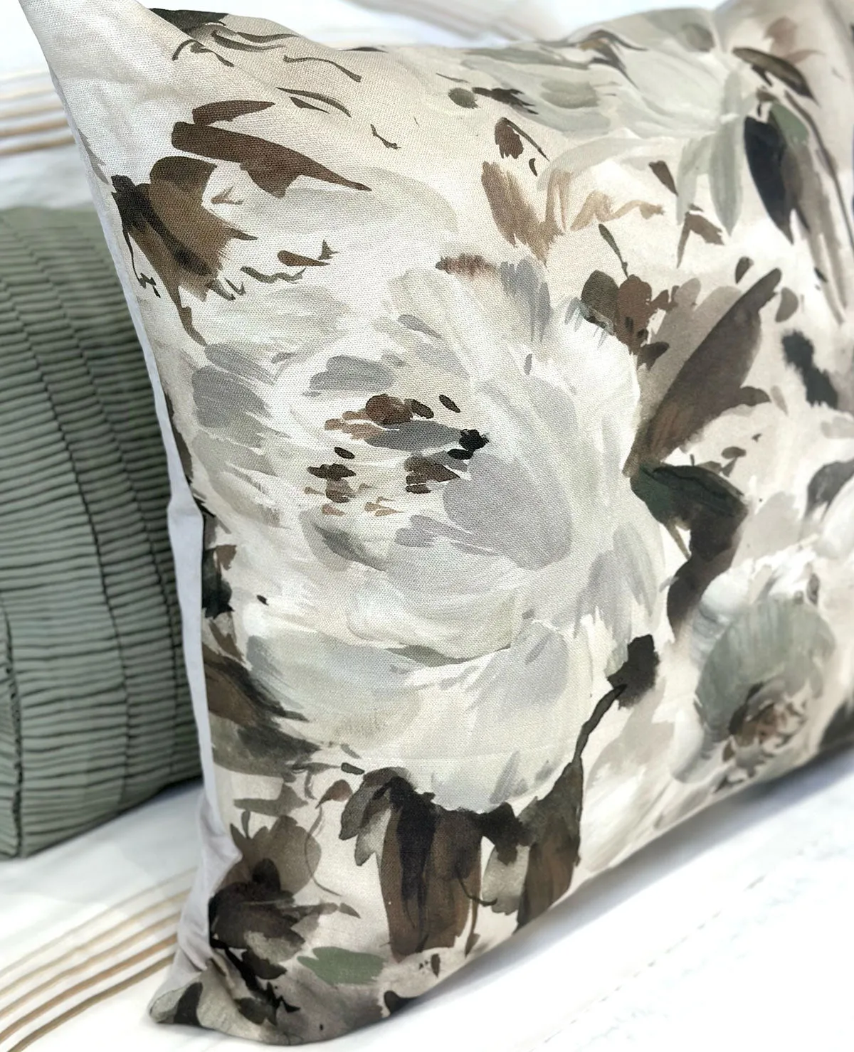 Peonia Moss Cushion