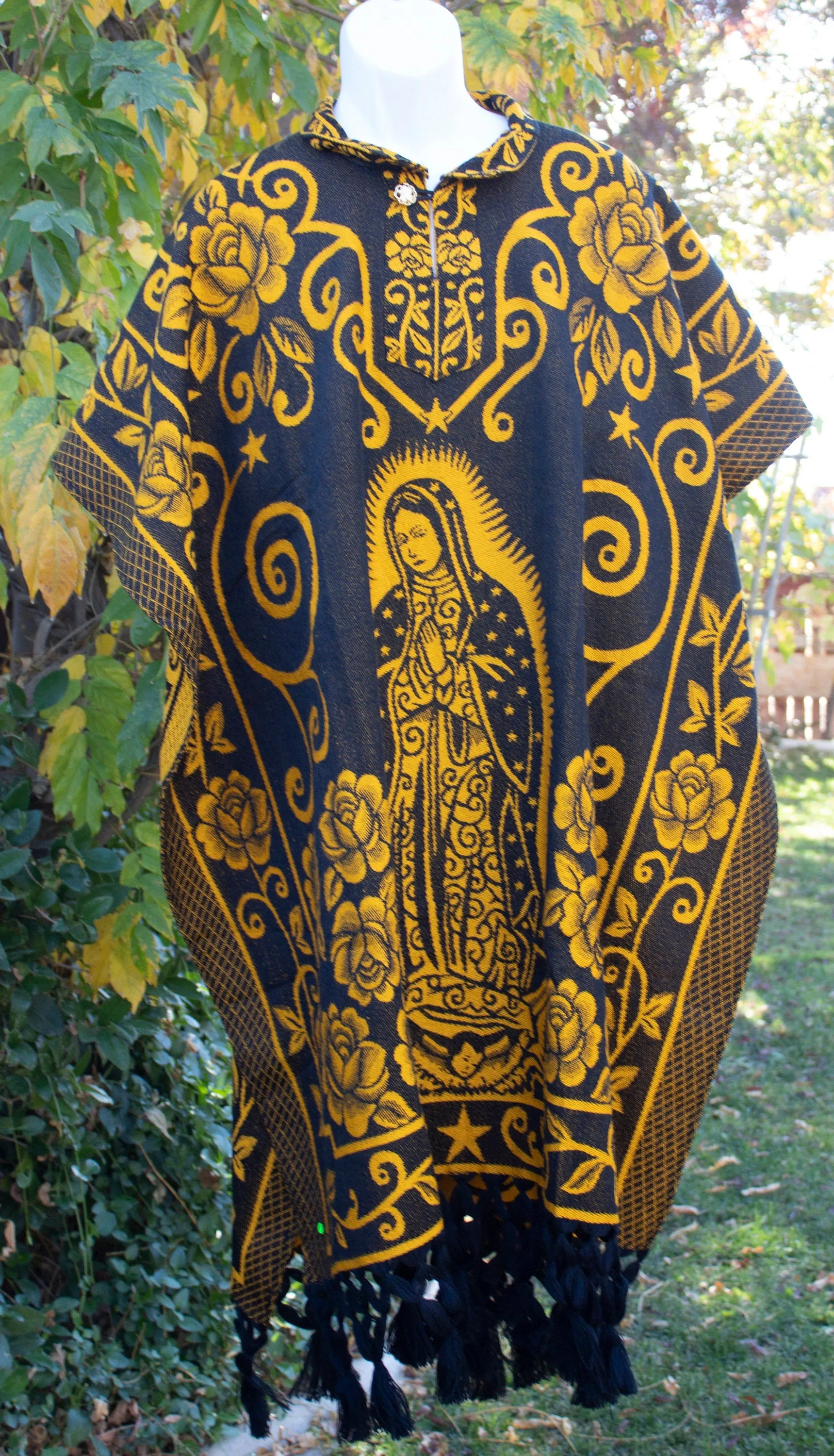 VIRGEN de GUADALUPE Virgin Mary 2 sided Mexican Poncho rebozo wrap Gaban