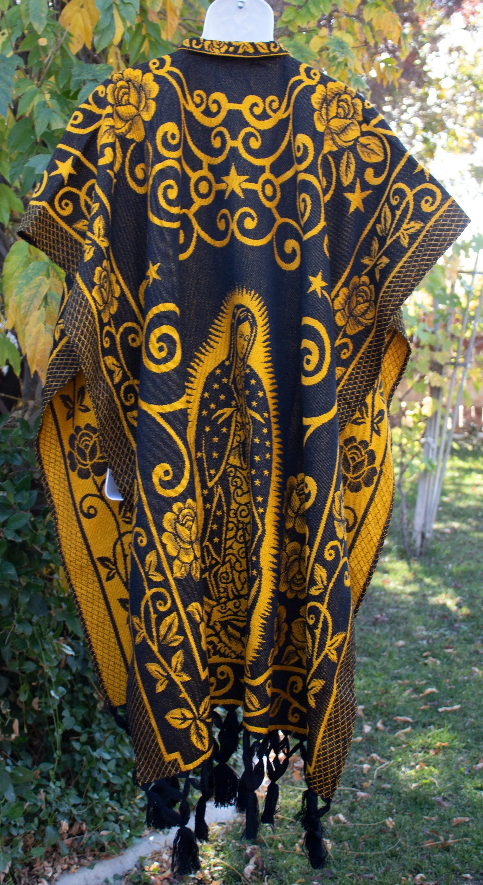 VIRGEN de GUADALUPE Virgin Mary 2 sided Mexican Poncho rebozo wrap Gaban